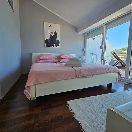 Stegic Apartment *